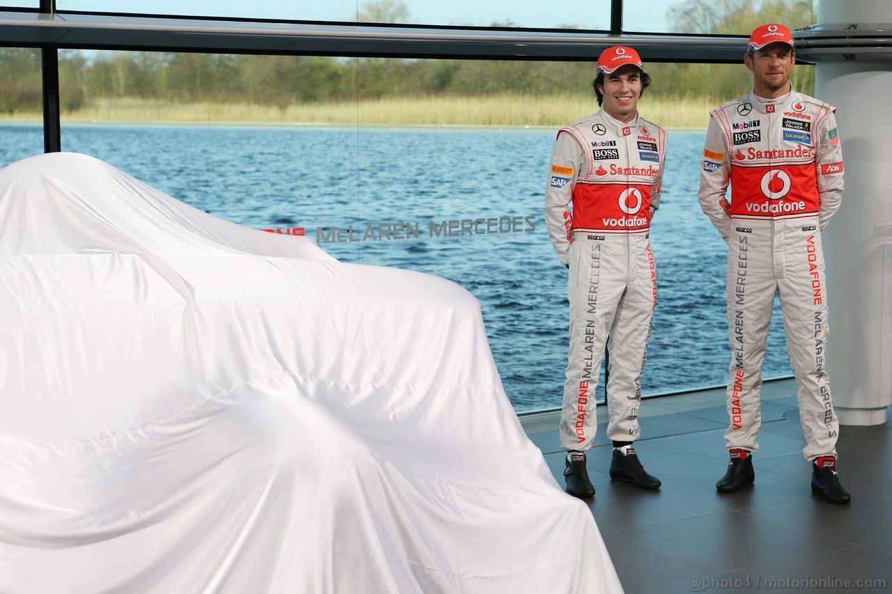 MCLAREN MP4-28, (L to R): Sergio Perez (MEX) McLaren with team mate Jenson Button (GBR) McLaren.
31.01.2013. McLaren MP4-28 Launch, McLaren Technology Centre, Woking, England.
