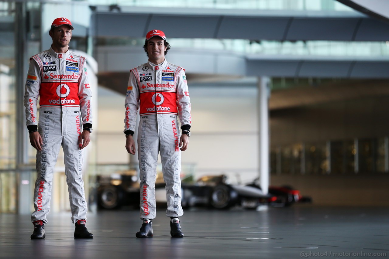 MCLAREN MP4-28, (L to R): Jenson Button (GBR) McLaren with Sergio Perez (MEX) McLaren.
31.01.2013. McLaren MP4-28 Launch, McLaren Technology Centre, Woking, England.
