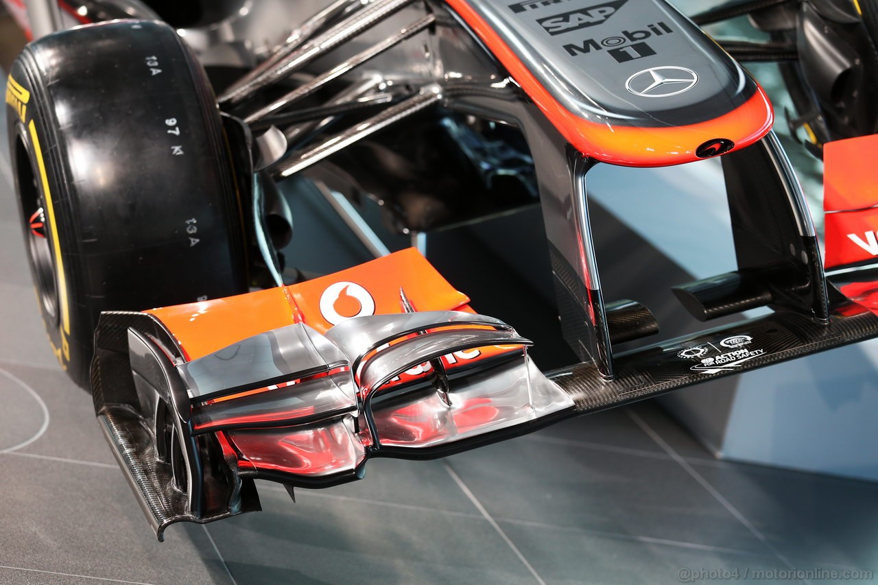 MCLAREN MP4-28, McLaren MP4-28 front wing.
31.01.2013. McLaren MP4-28 Launch, McLaren Technology Centre, Woking, England.
