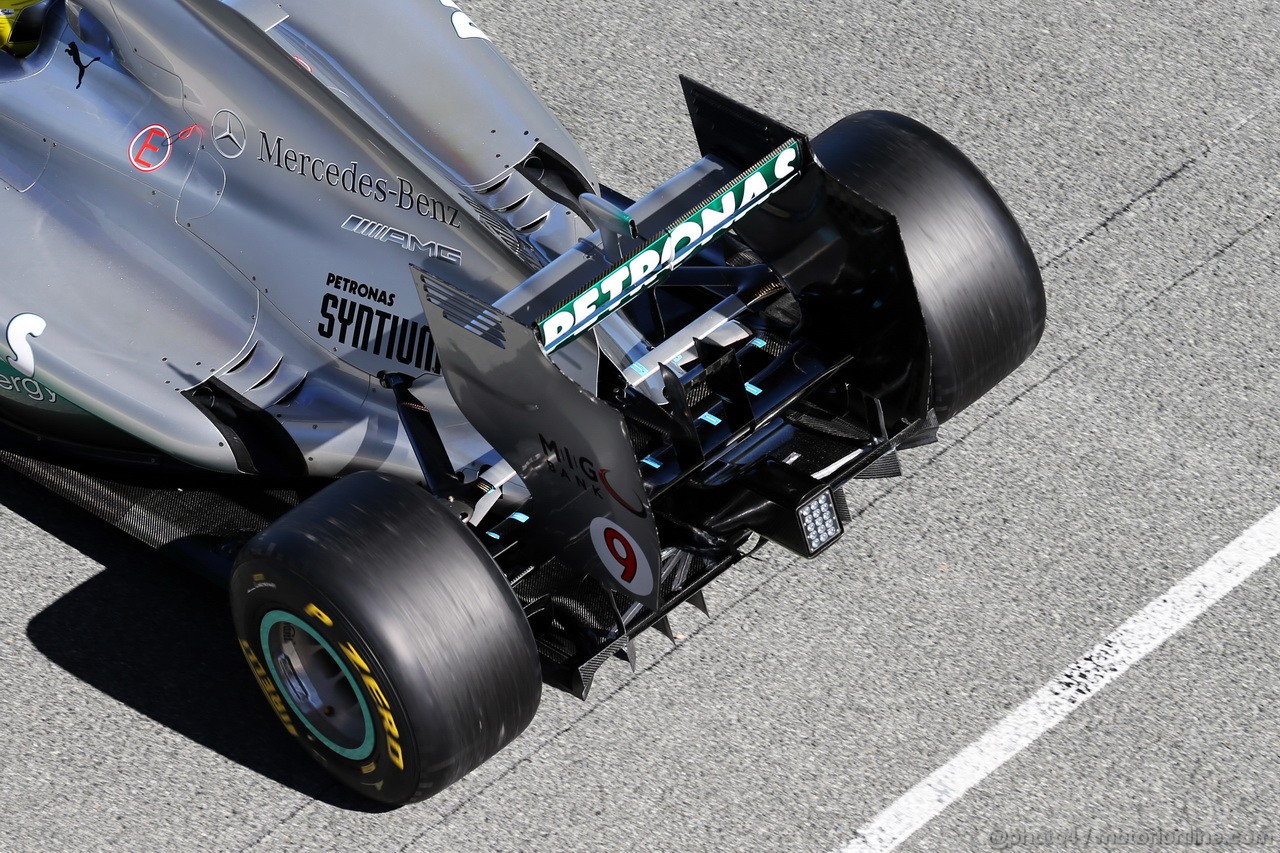 MERCEDES F1 W04, Nico Rosberg (GER) Mercedes AMG F1 W04 - first run - rear wing.
