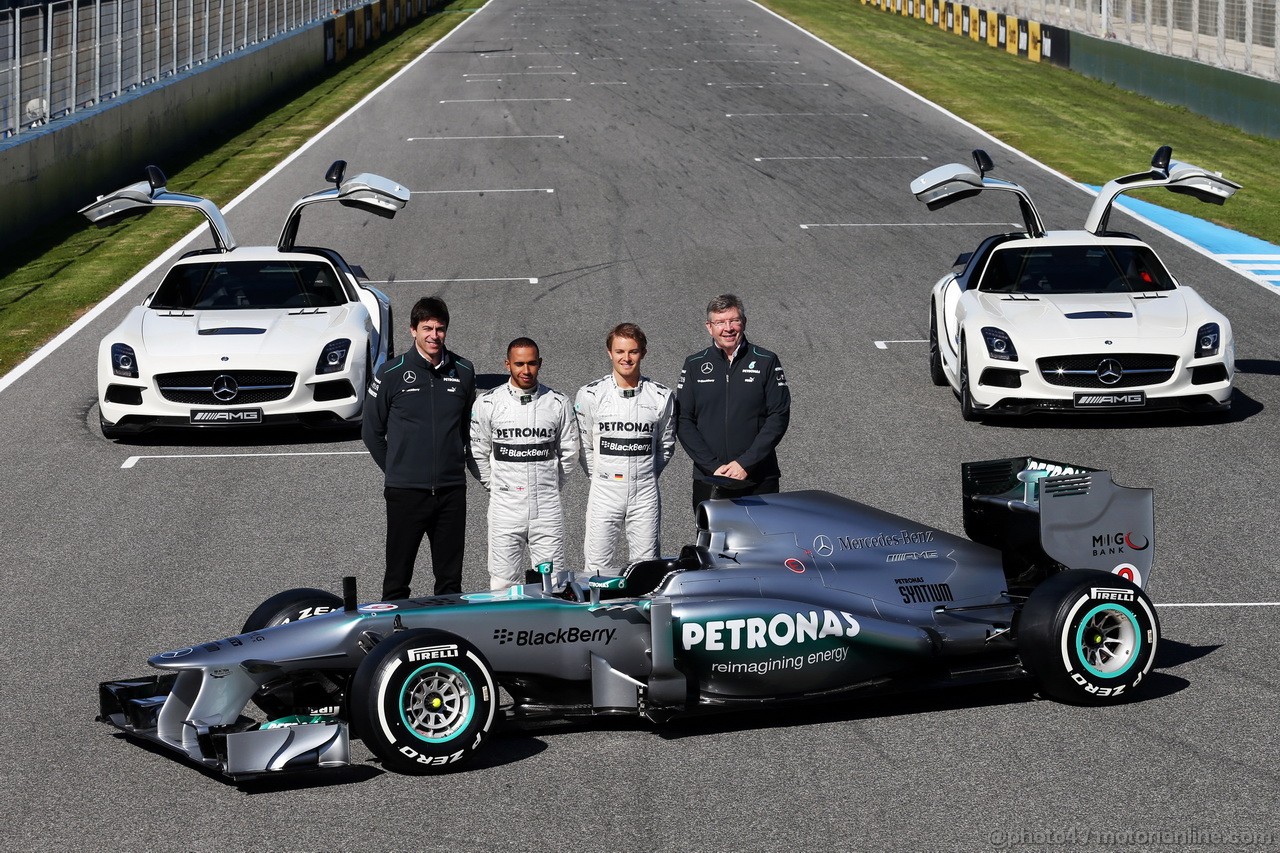 MERCEDES F1 W04, (L to R): Toto Wolff (GER) Mercedes AMG F1 Shareholder e Executive Director; Lewis Hamilton (GBR) Mercedes AMG F1 e team mate Nico Rosberg (GER) Mercedes AMG F1; Ross Brawn (GBR) Mercedes AMG F1 Team Principal; with the new Mercedes AMG F1 W04.

