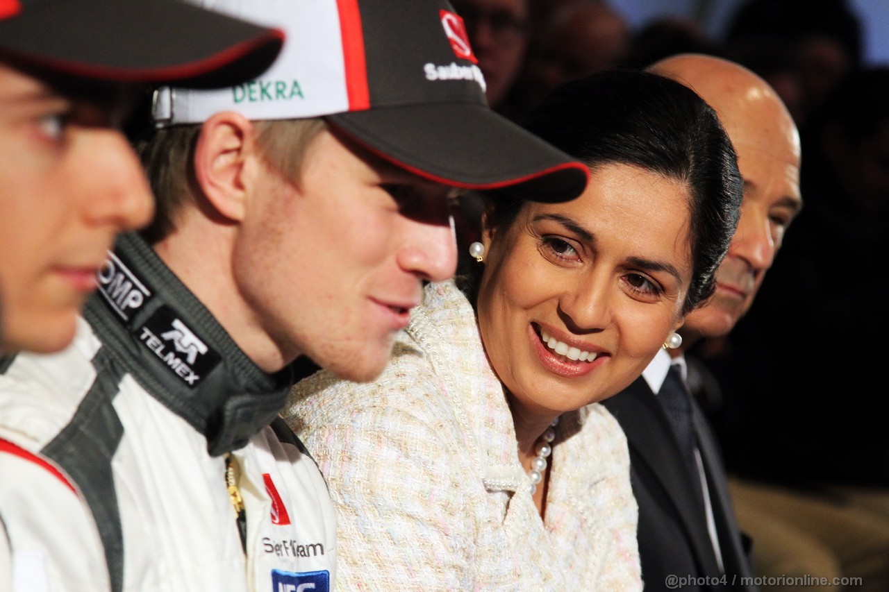 SAUBER C32, Monisha Kaltenborn (AUT) Sauber Team Principal with Nico Hulkenberg (GER) Sauber, Esteban Gutierrez (MEX) Sauber C32 (Left) e Peter Sauber (SUI) Sauber President of the Board of Directors (Right).

 