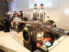 SAUBER C32, (de gauche à droite) : Nico Hulkenberg (GER) Sauber et son coéquipier Esteban Gutierrez (MEX) Sauber avec la nouvelle Sauber C32.