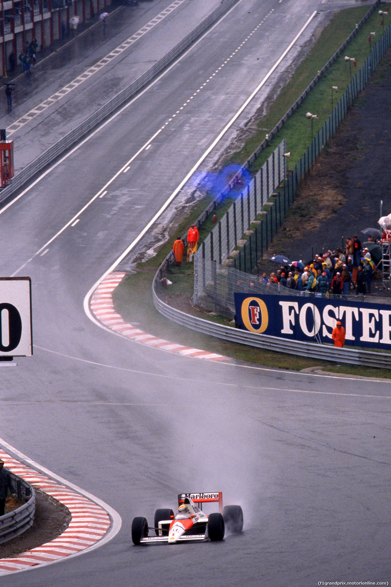 AYRTON SENNA, Ayrton Senna da Silva (BRA) McLaren MP4/5 Honda 1st position at Eau Rouge corner