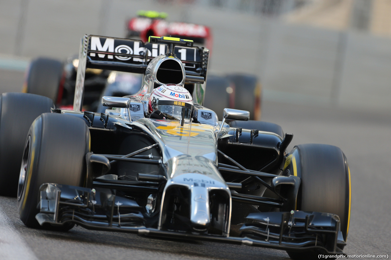 GP ABU DHABI, 23.11.2014- Gara, Kevin Magnussen (DEN) McLaren Mercedes MP4-29