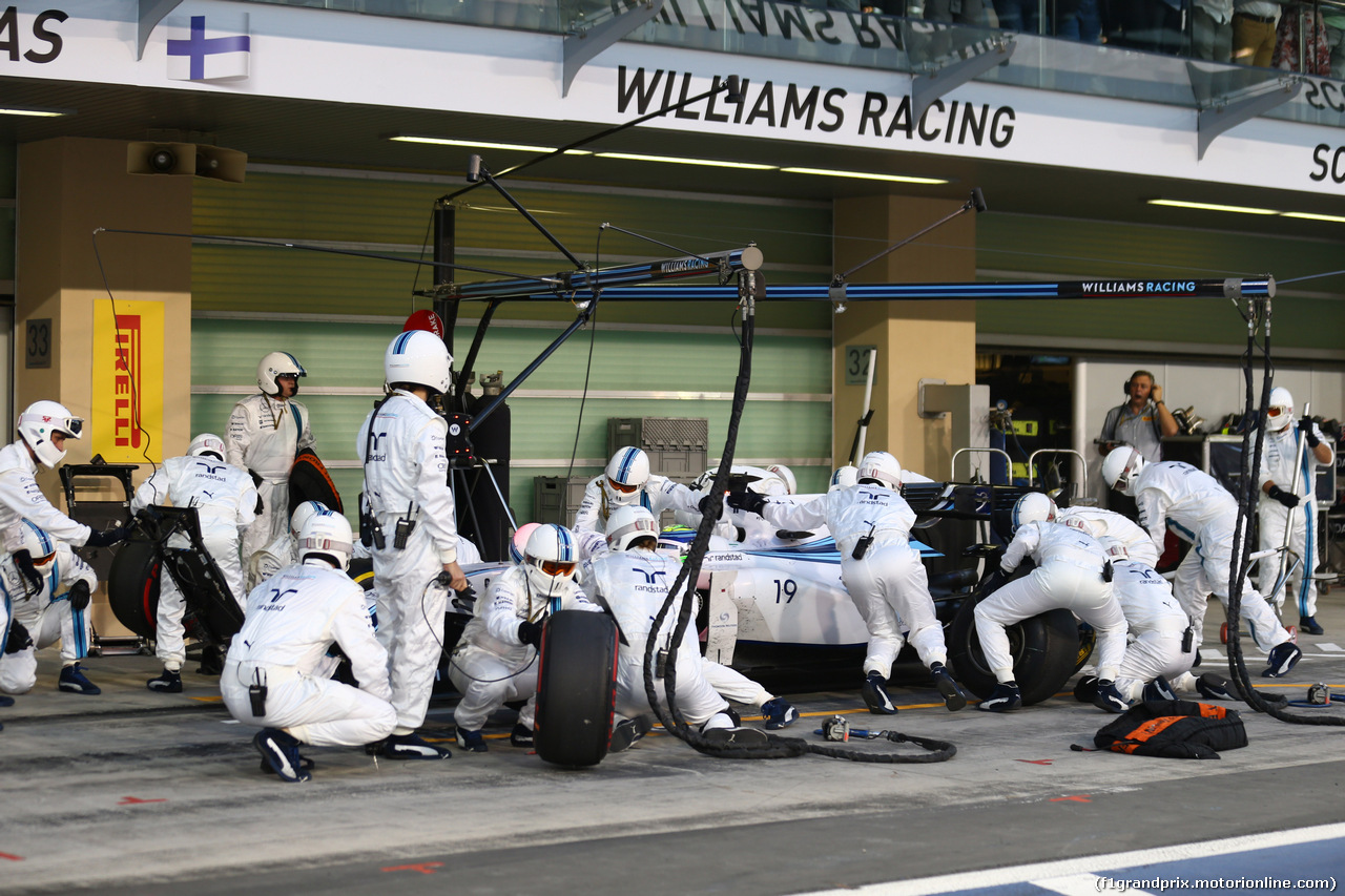 GP ABU DHABI, 23.11.2014- Gara, Pit stop, Felipe Massa (BRA) Williams F1 Team FW36