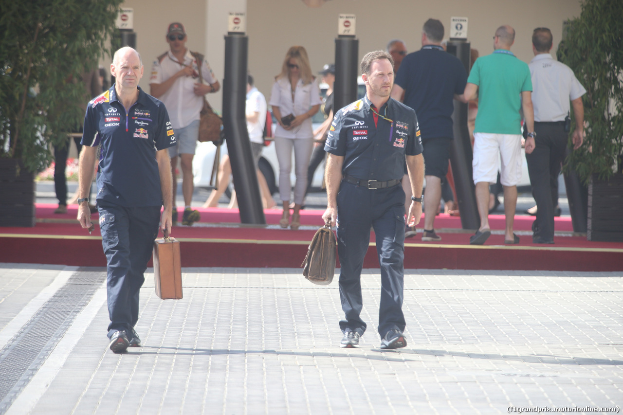 GP ABU DHABI, 23.11.2014- Adrian Newey (GBR), Red Bull Racing , Technical Operations Director e Christian Horner (GBR), Red Bull Racing, Sporting Director