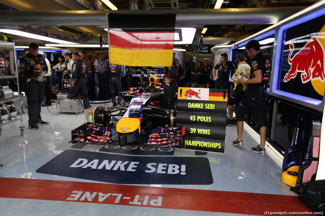 GP ABU DHABI, 23.11.2014- Gara, Sebastian Vettel (GER) Red Bull Racing RB10