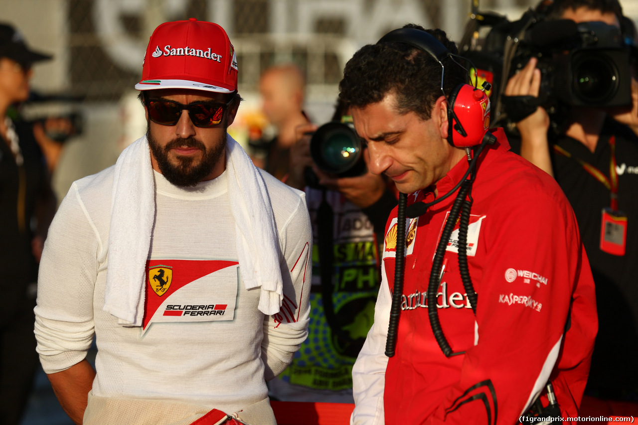 GP ABU DHABI, 23.11.2014- Gara, Fernando Alonso (ESP) Ferrari F14-T e Andrea Stella (ITA) Ferrari race Engineer