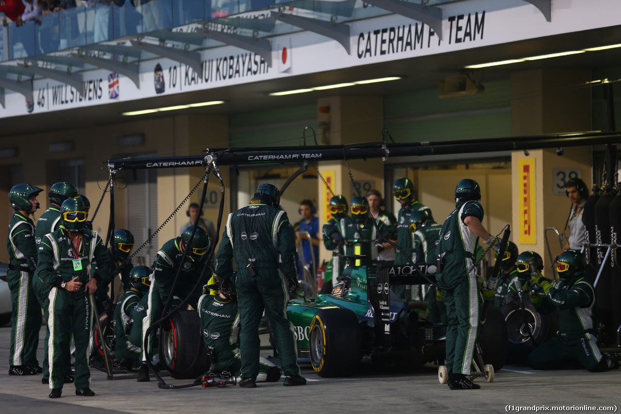 GP ABU DHABI, 23.11.2014- Gara, Pit stop, Kamui Kobayashi (JAP) Caterham F1 Team CT-04