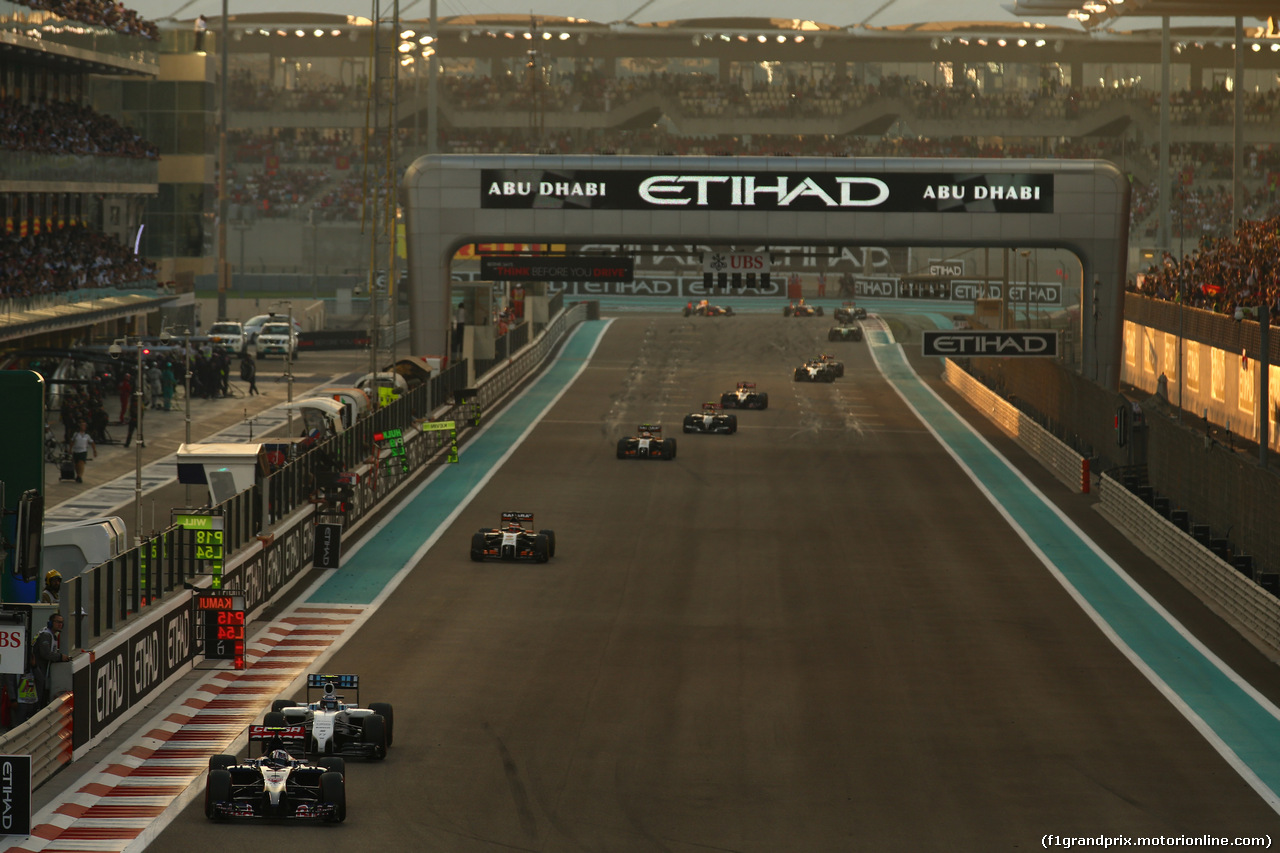 GP ABU DHABI, 23.11.2014- Gara, Daniil Kvyat (RUS) Scuderia Toro Rosso STR9