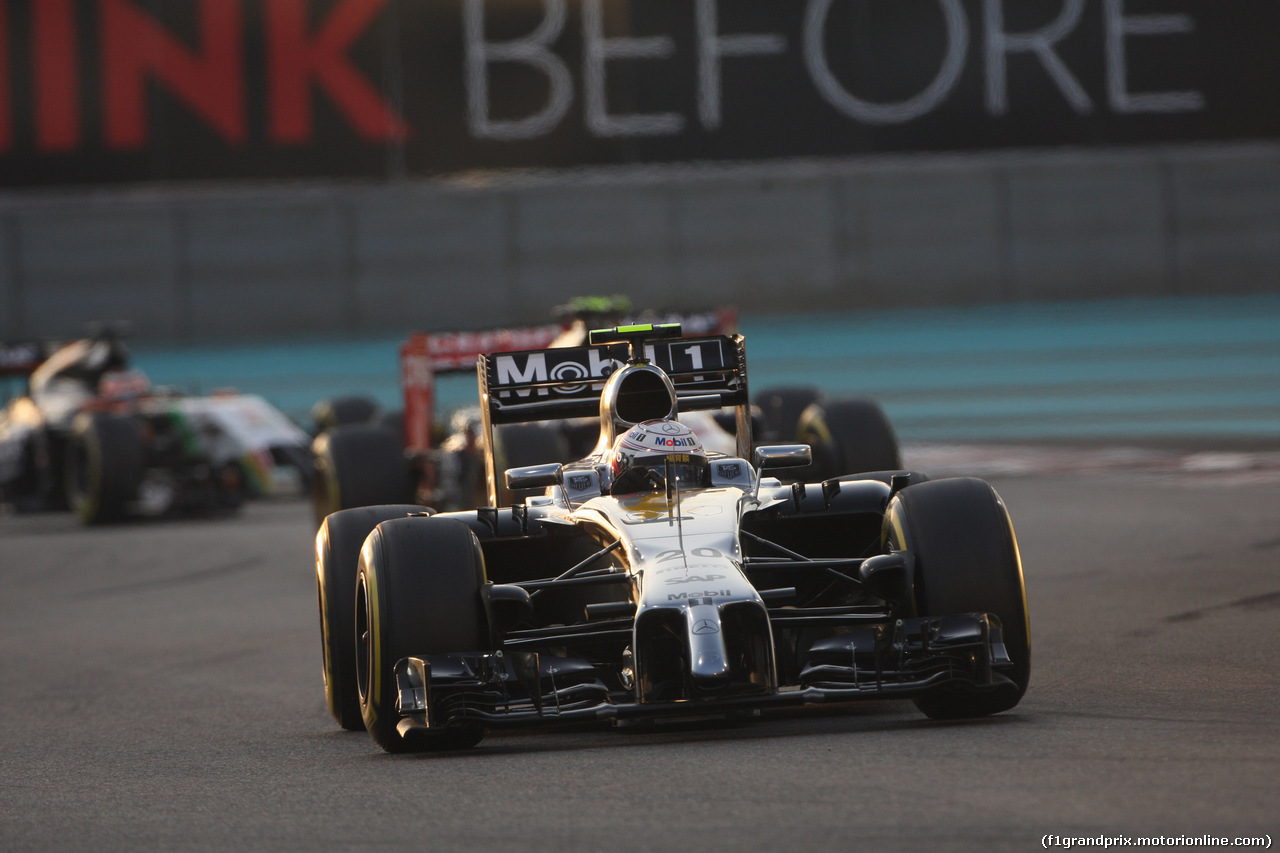 GP ABU DHABI, 23.11.2014- Gara, Kevin Magnussen (DEN) McLaren Mercedes MP4-29