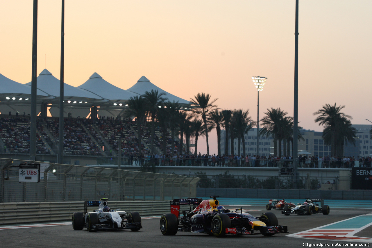 GP ABU DHABI, 23.11.2014- Gara, Sebastian Vettel (GER) Red Bull Racing RB10