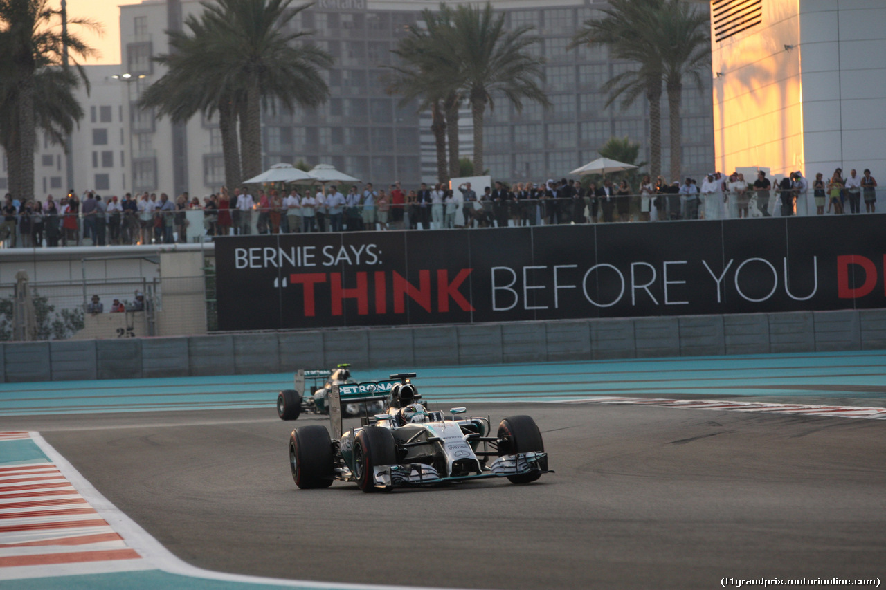 GP ABU DHABI, 23.11.2014- Gara, Lewis Hamilton (GBR) Mercedes AMG F1 W05