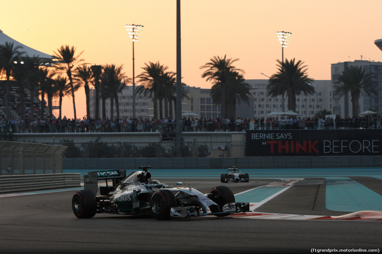 GP ABU DHABI, 23.11.2014- Gara, Lewis Hamilton (GBR) Mercedes AMG F1 W05