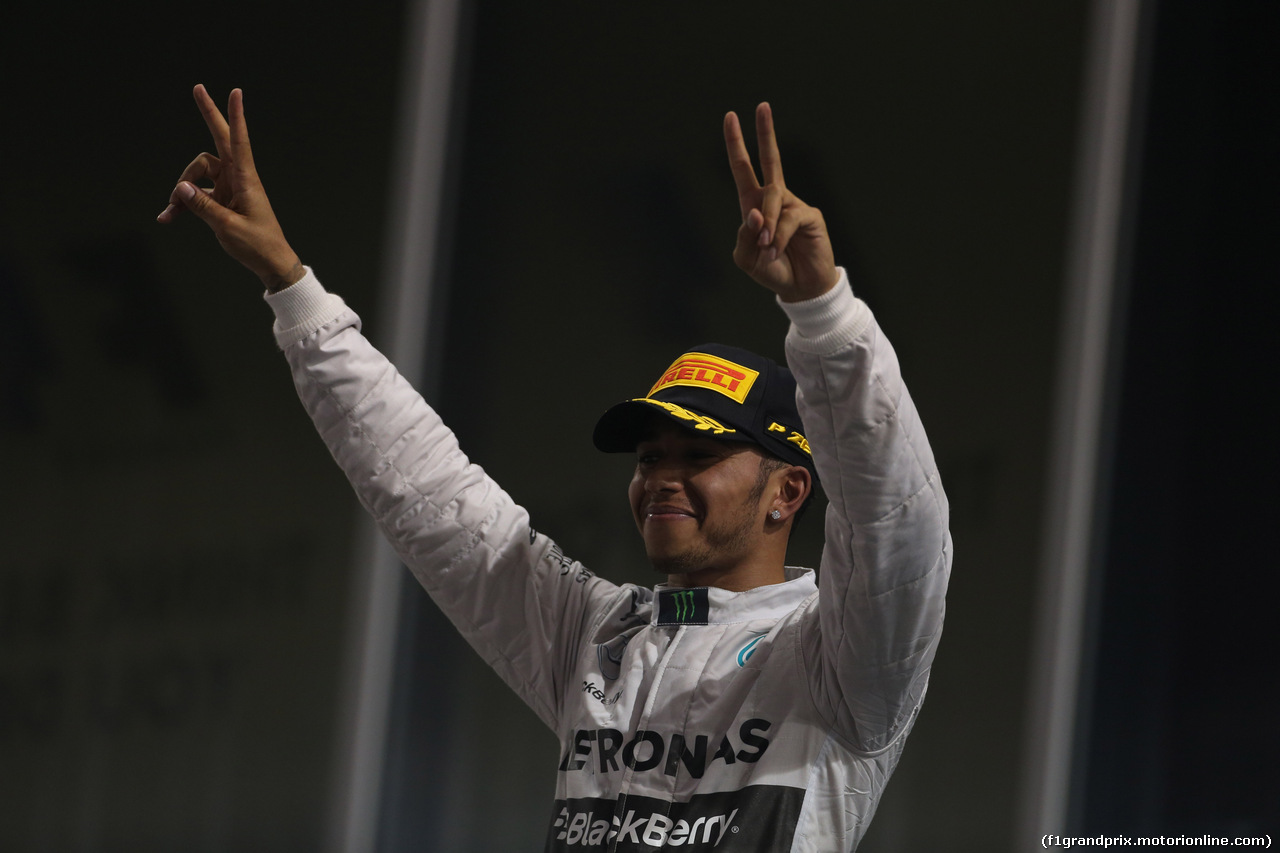 GP ABU DHABI, 23.11.2014- Gara, Lewis Hamilton (GBR) Mercedes AMG F1 W05 vincitore e Champion F1 2014