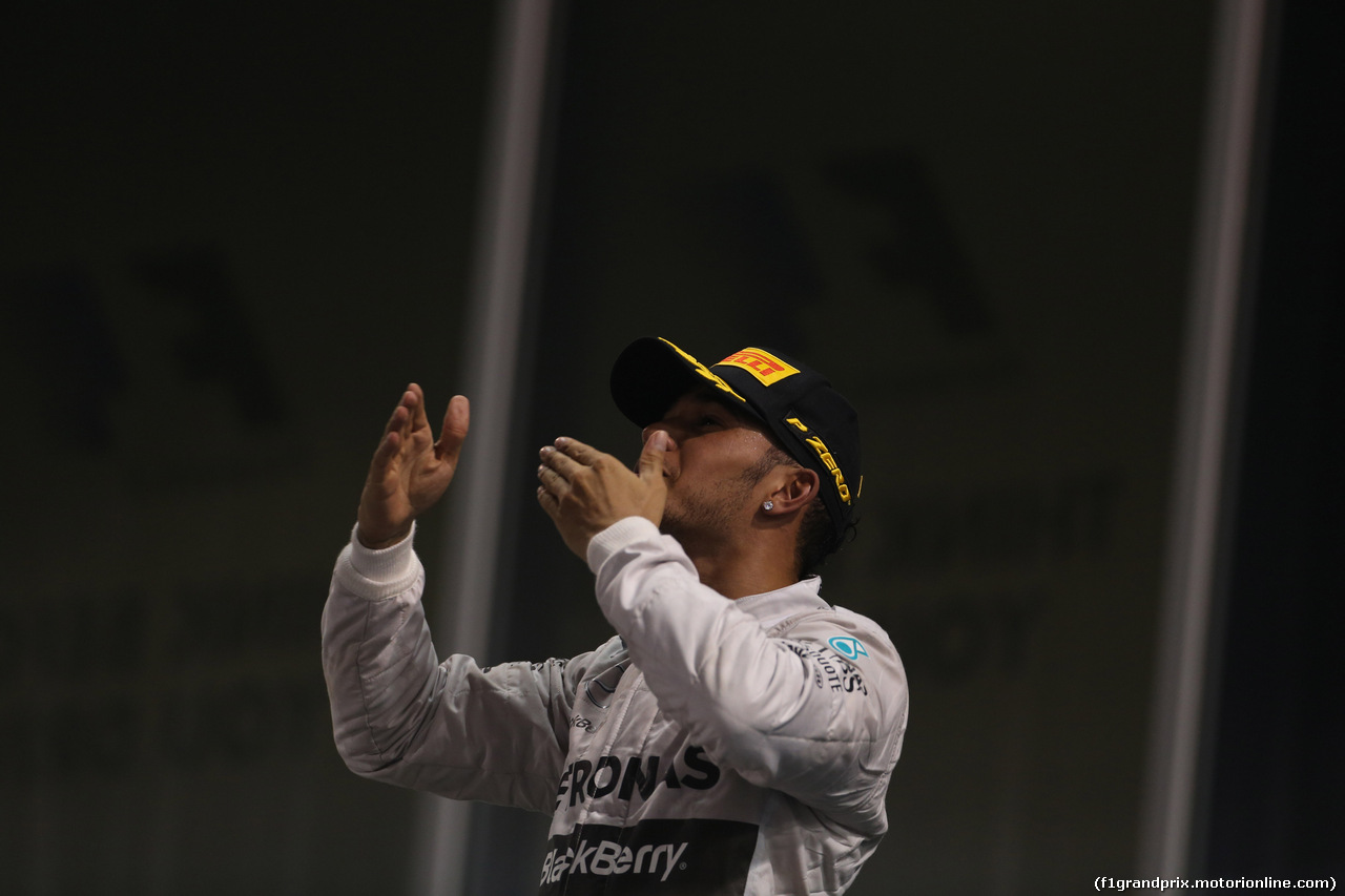 GP ABU DHABI, 23.11.2014- Gara, Lewis Hamilton (GBR) Mercedes AMG F1 W05 vincitore e Champion F1 2014