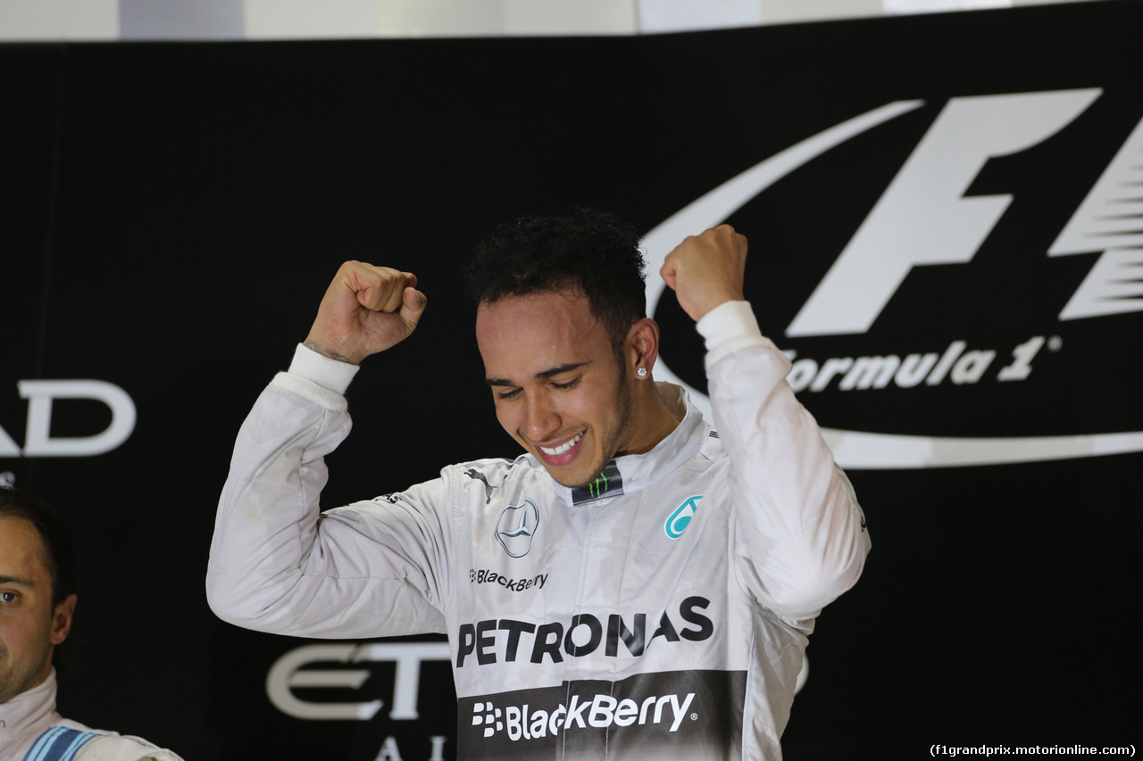 GP ABU DHABI, 23.11.2014- Gara, Lewis Hamilton (GBR) Mercedes AMG F1 W05 vincitore e Champion F1 2014