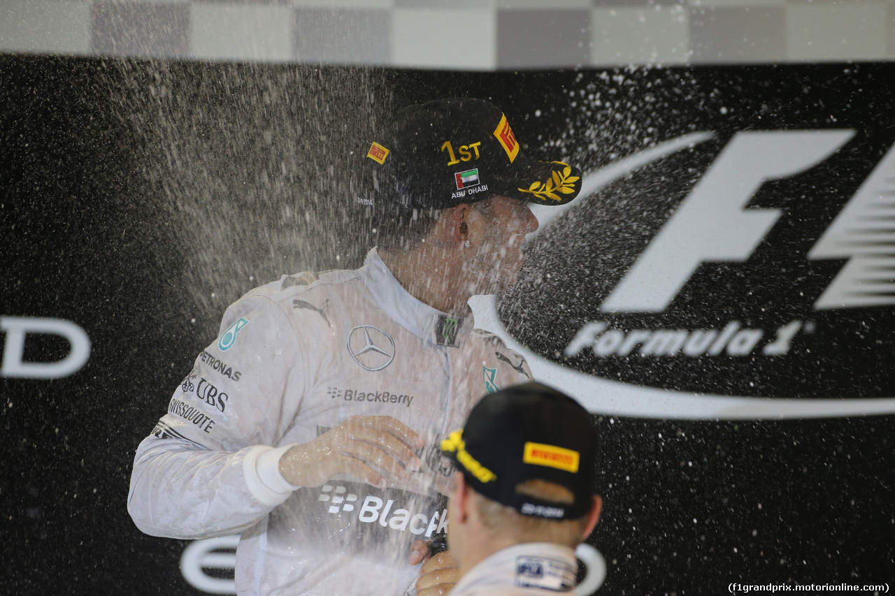 GP ABU DHABI, 23.11.2014- Gara, Lewis Hamilton (GBR) Mercedes AMG F1 W05 vincitore e Champion F1 2014