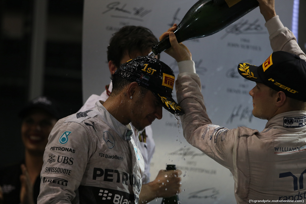 GP ABU DHABI, 23.11.2014- Gara, Lewis Hamilton (GBR) Mercedes AMG F1 W05 vincitore e World Champion F1 2014