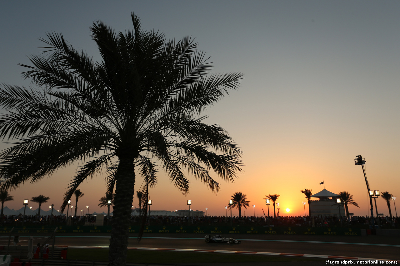 GP ABU DHABI, 23.11.2014- Gara, Lewis Hamilton (GBR) Mercedes AMG F1 W05