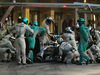 GP ABU DHABI, 23.11.2014- Gara, Pit stop, Lewis Hamilton (GBR) Mercedes AMG F1 W05