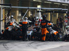 GP ABU DHABI, 23.11.2014- Gara, Pit stop, Nico Hulkenberg (GER) Sahara Force India F1 VJM07