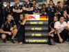 GP ABU DHABI, 23.11.2014- Gara, Red Bull Team with a message to Sebastian Vettel (GER)