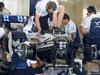 GP ABU DHABI, 20.11.2014 - Mechanics Williams work on the car