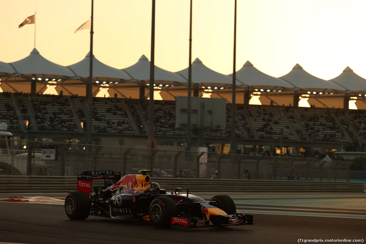 GP ABU DHABI, 22.11.2014 - Qualifiche, Daniel Ricciardo (AUS) Red Bull Racing RB10