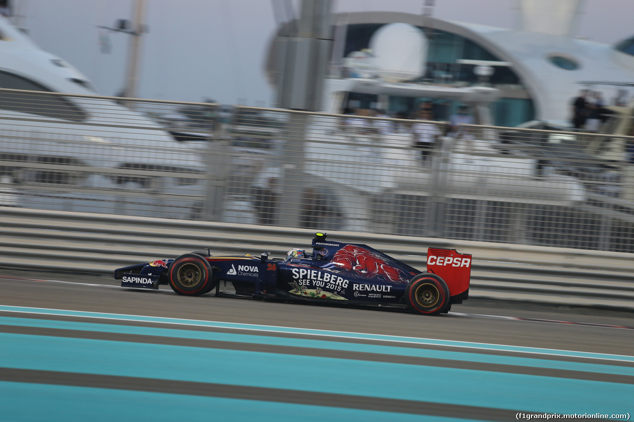 GP ABU DHABI, 22.11.2014 - Qualifiche, Daniil Kvyat (RUS) Scuderia Toro Rosso STR9