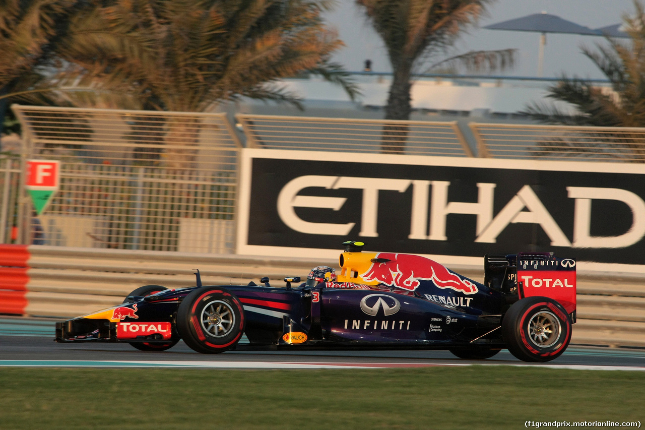 GP ABU DHABI, 22.11.2014 - Qualifiche, Daniel Ricciardo (AUS) Red Bull Racing RB10