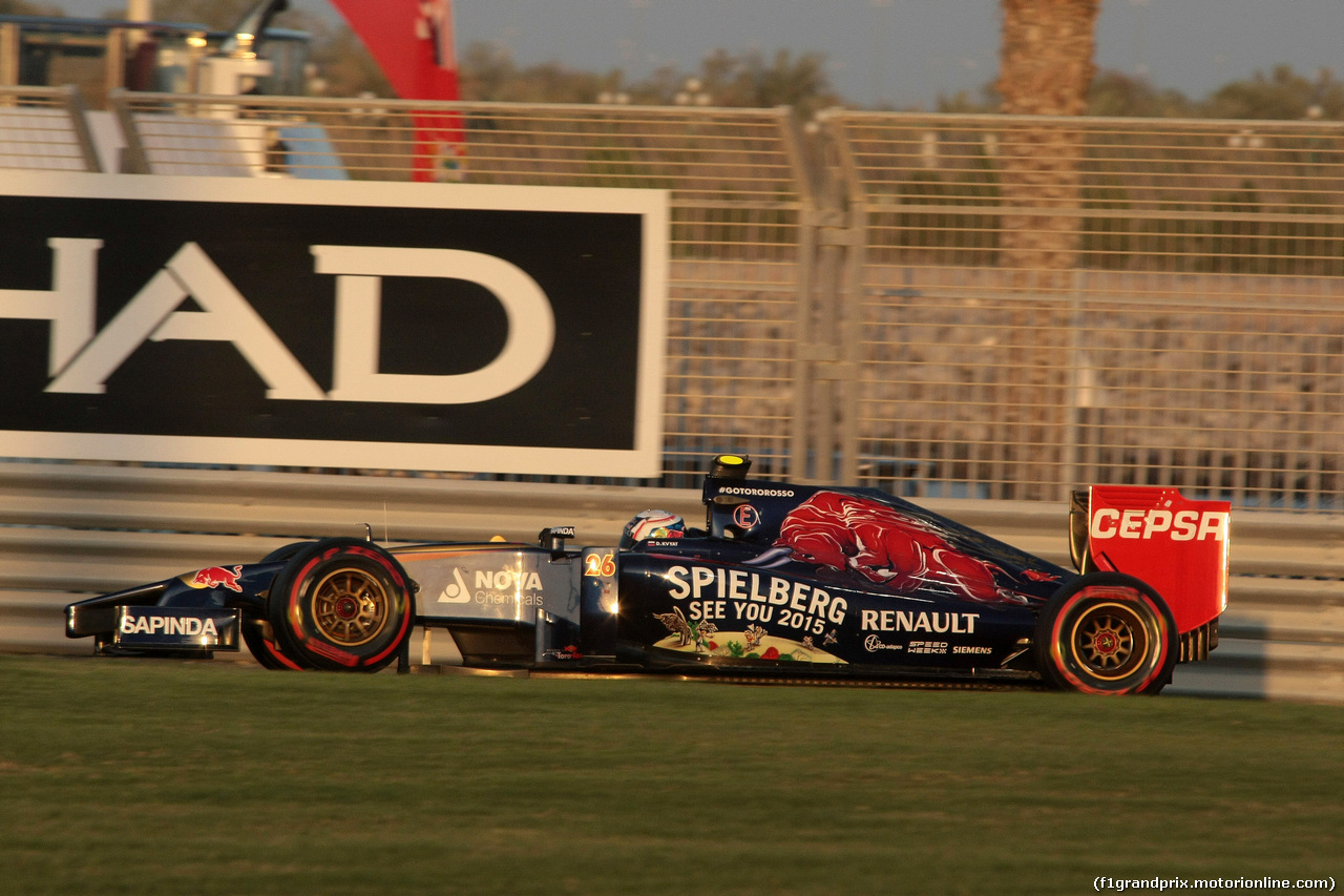 GP ABU DHABI, 22.11.2014 - Qualifiche, Daniil Kvyat (RUS) Scuderia Toro Rosso STR9