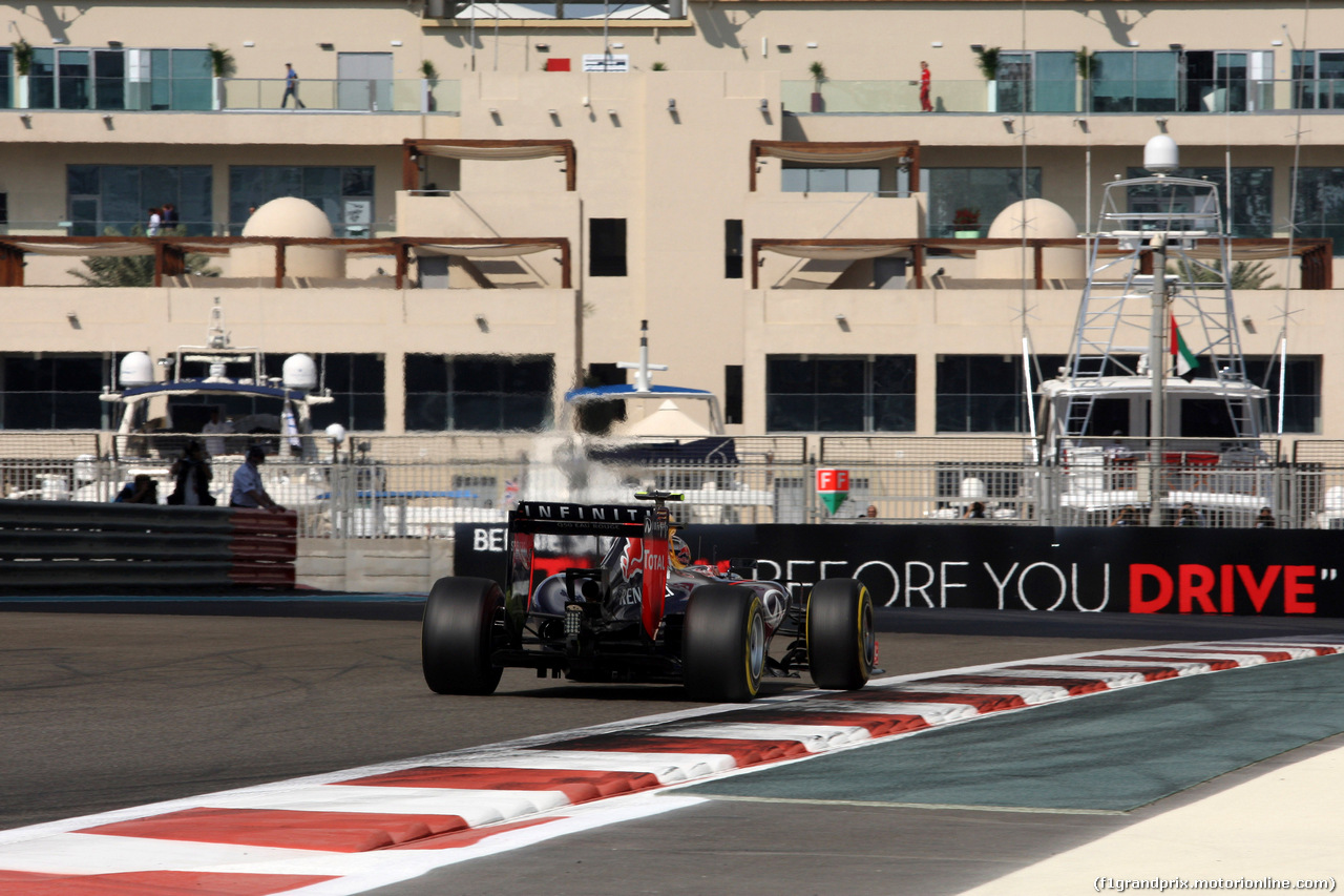 GP ABU DHABI, 21.11.2014 - Prove Libere 1, Daniel Ricciardo (AUS) Red Bull Racing RB10