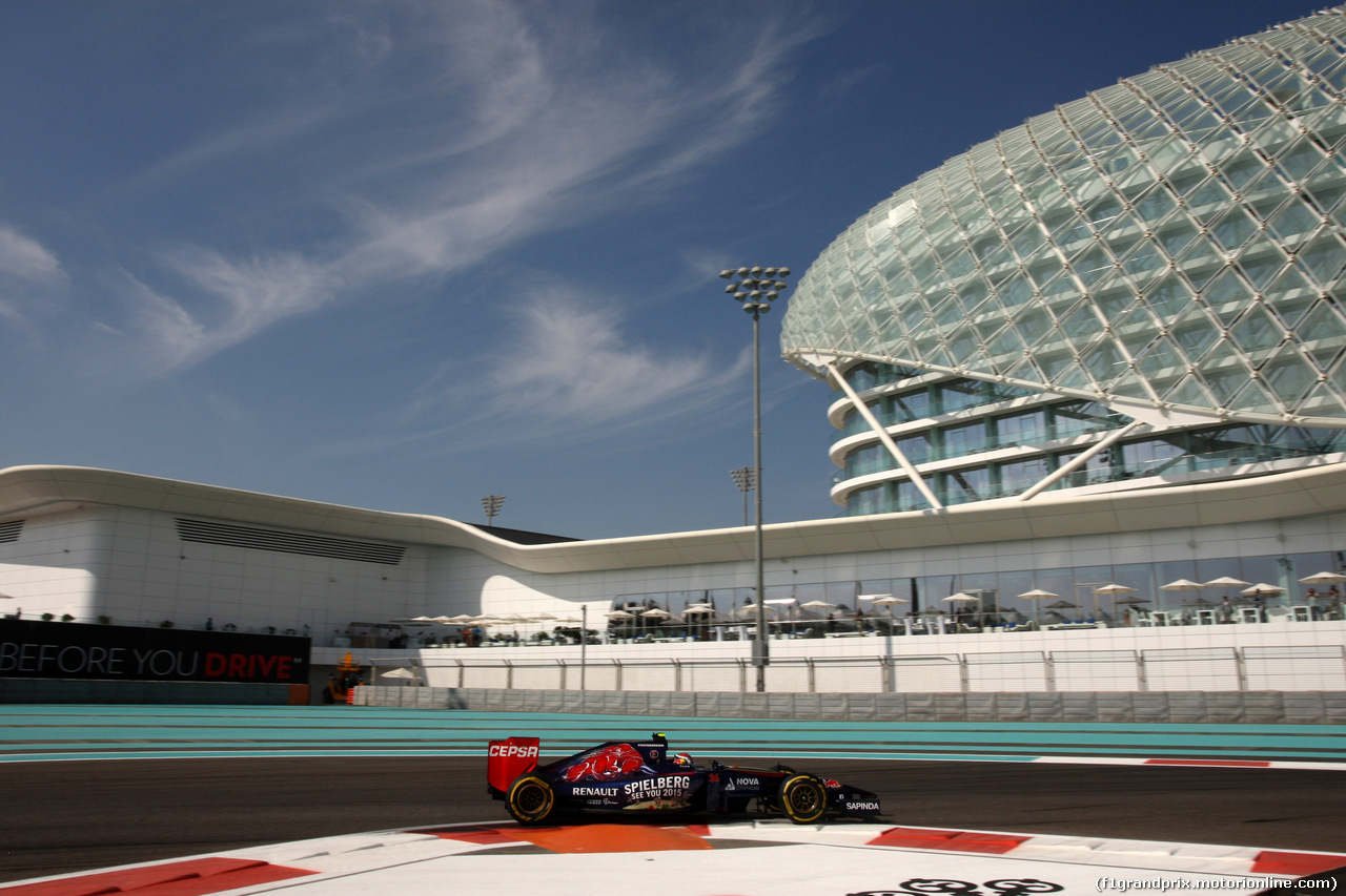 GP ABU DHABI, 21.11.2014 - Prove Libere 1, Daniil Kvyat (RUS) Scuderia Toro Rosso STR9