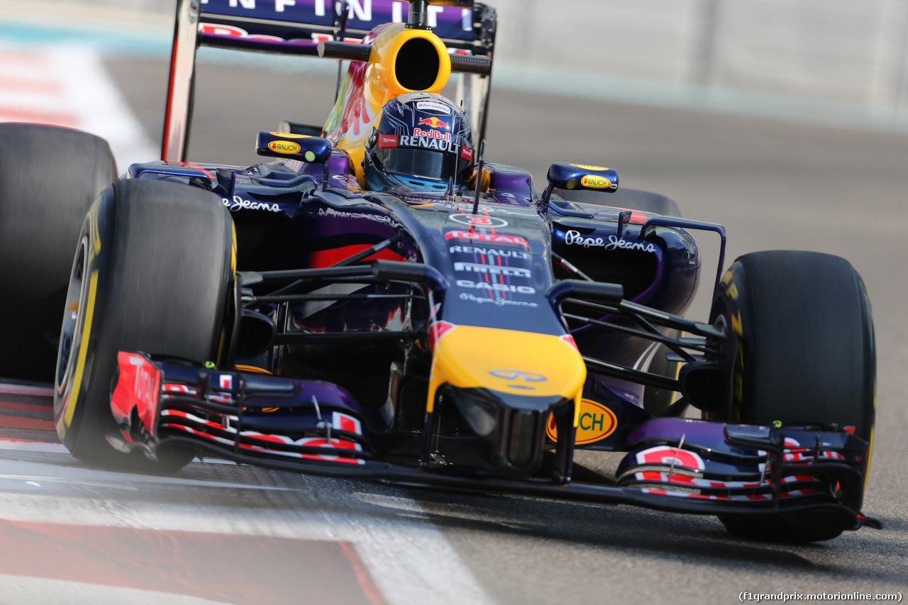 GP ABU DHABI, 21.11.2014 - Prove Libere 1, Daniel Ricciardo (AUS) Red Bull Racing RB10