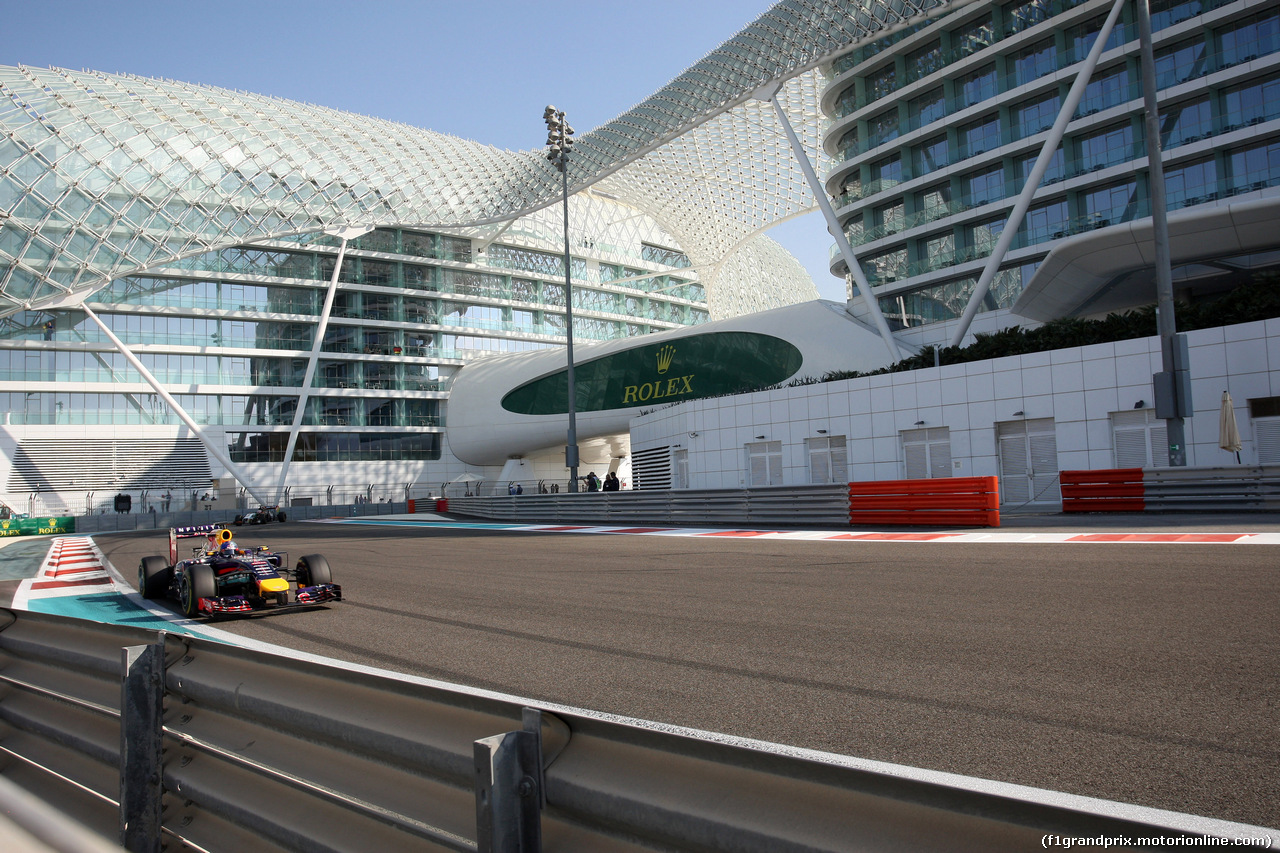 GP ABU DHABI, 21.11.2014 - Prove Libere 1, Sebastian Vettel (GER) Red Bull Racing RB10