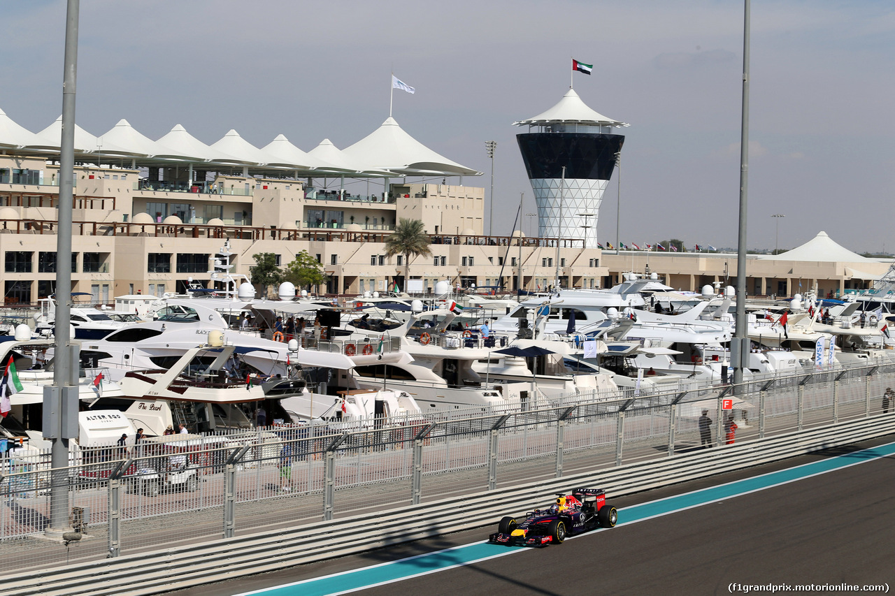 GP ABU DHABI, 21.11.2014 - Prove Libere 1, Sebastian Vettel (GER) Red Bull Racing RB10