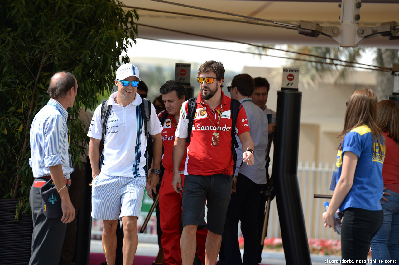 GP ABU DHABI, 21.11.2014 - Prove Libere 1, Felipe Massa (BRA) Williams F1 Team FW36 e Fernando Alonso (ESP) Ferrari F14-T