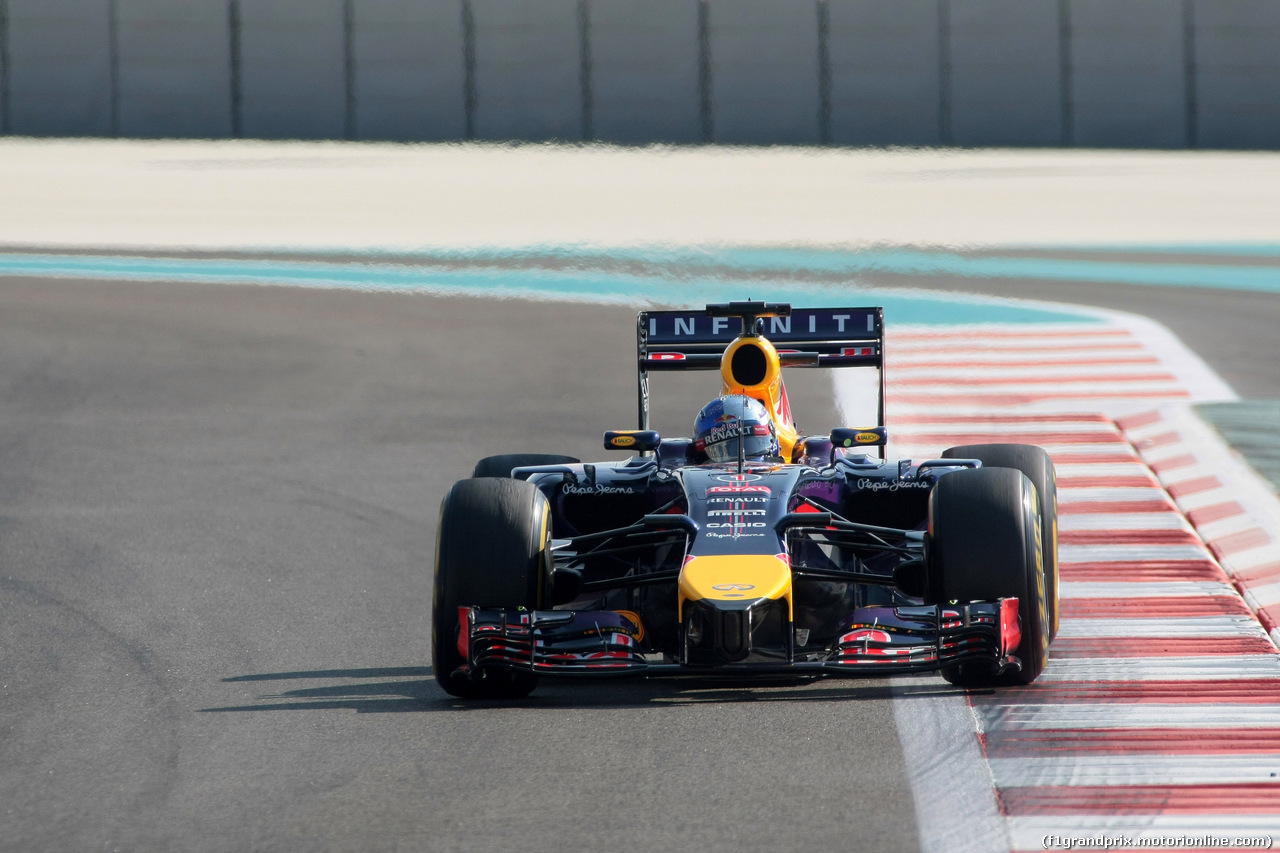GP ABU DHABI, 21.11.2014 - Prove Libere 1, Sebastian Vettel (GER) Red Bull Racing RB10