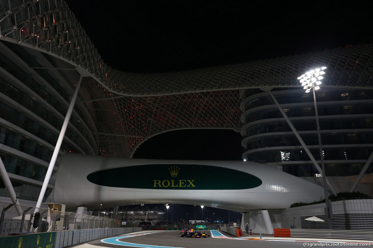 GP ABU DHABI, 21.11.2014 - Prove Libere 2, Sebastian Vettel (GER) Red Bull Racing RB10