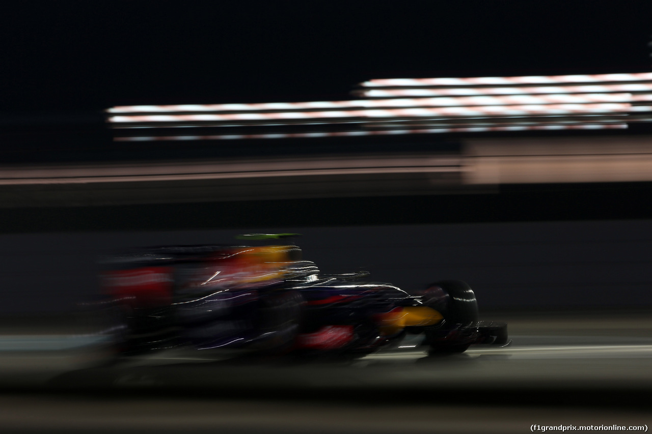 GP ABU DHABI, 21.11.2014 - Prove Libere 2, Daniel Ricciardo (AUS) Red Bull Racing RB10