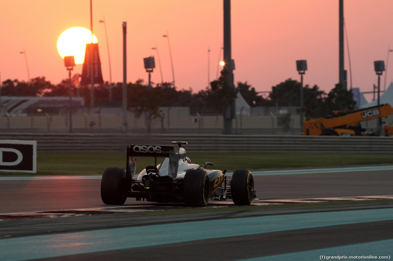 GP ABU DHABI, 21.11.2014 - Prove Libere 2, Kevin Magnussen (DEN) McLaren Mercedes MP4-29