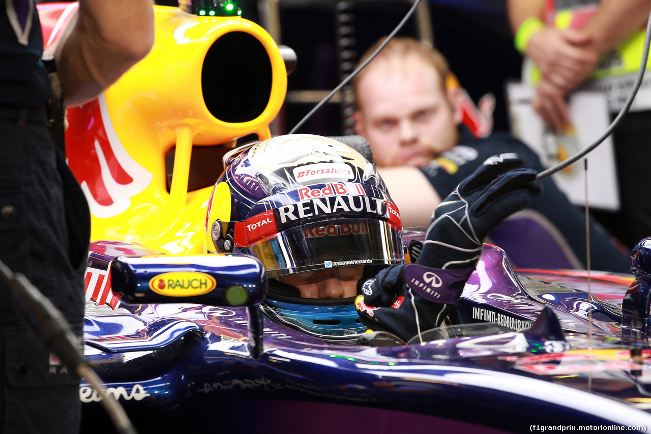 GP ABU DHABI, 21.11.2014 - Prove Libere 2, Daniel Ricciardo (AUS) Red Bull Racing RB10