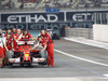 GP ABU DHABI, 21.11.2014 - Free Practice 2, The meccanici Ferrari bring the car of Fernando Alonso (ESP) to the pit lane