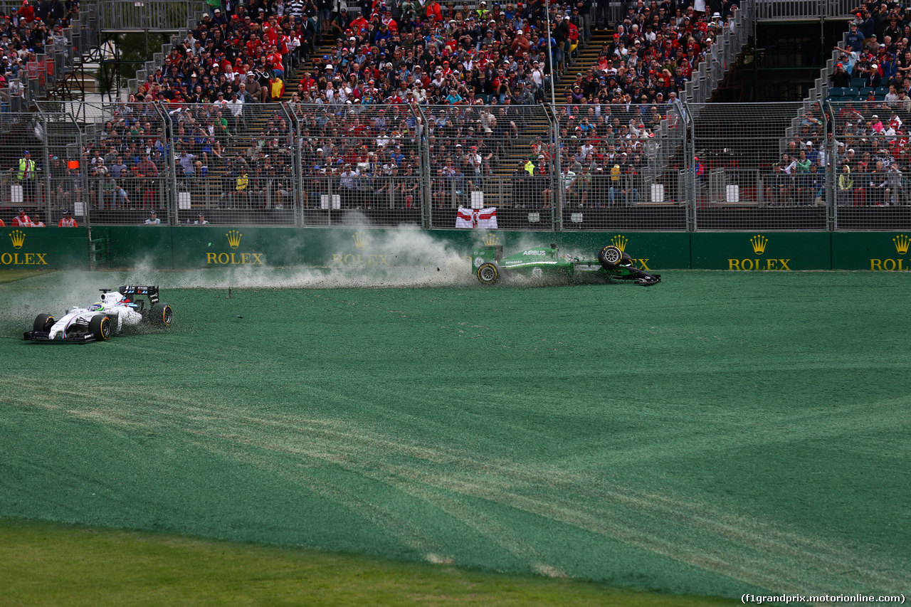 GP AUSTRALIA, 16.03.2014- Gara, Start of the race, crash, Felipe Massa (BRA) Williams F1 Team FW36 e Kamui Kobayashi (JAP) Caterham F1 Team CT-04