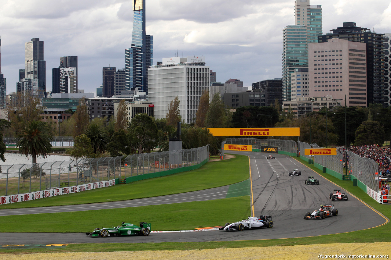 GP AUSTRALIA, 16.03.2014- Gara, Kamui Kobayashi (JAP) Caterham F1 Team CT-04 davanti a Valtteri Bottas (FIN) Williams F1 Team FW36