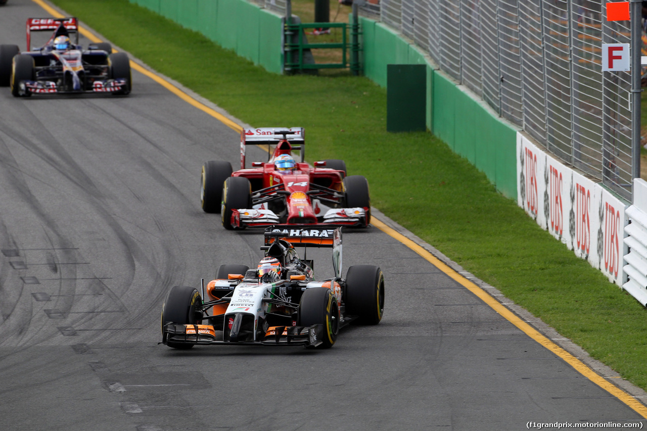 GP AUSTRALIA, 16.03.2014- Gara, Nico Hulkenberg (GER) Sahara Force India F1 VJM07 davanti a Fernando Alonso (ESP) Ferrari F14-T