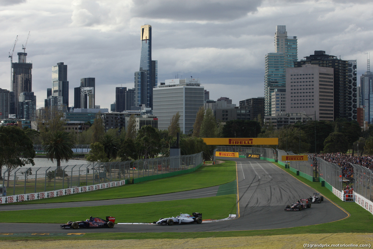 GP AUSTRALIA, 16.03.2014- Gara, Daniil Kvyat (RUS) Scuderia Toro Rosso STR9 e Valtteri Bottas (FIN) Williams F1 Team FW36