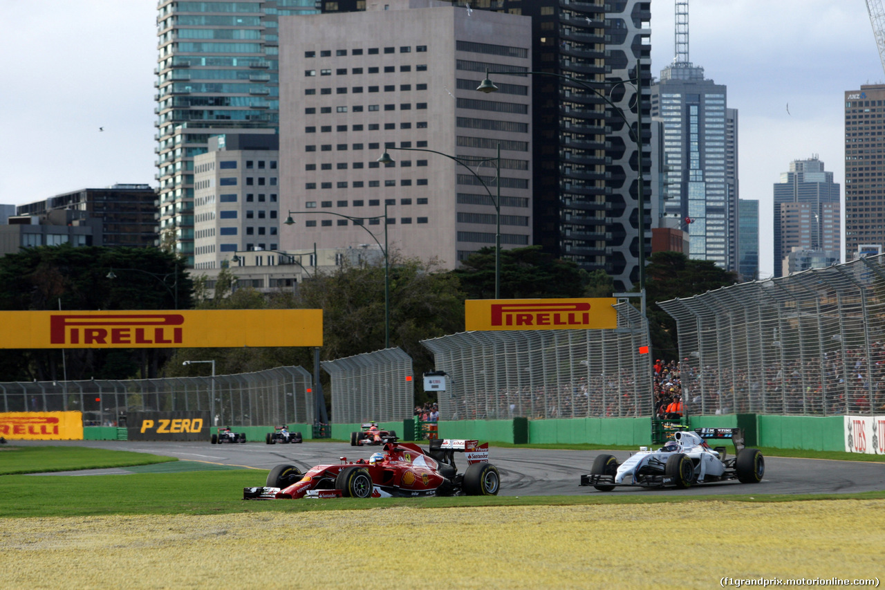 GP AUSTRALIA, 16.03.2014- Gara, Fernando Alonso (ESP) Ferrari F14-T davanti a Valtteri Bottas (FIN) Williams F1 Team FW36
